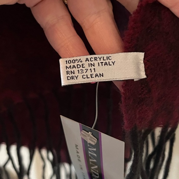 NEW! Amanda Smith Designer Acrylic Scarf, Made in Italy - Picture 2 of 8